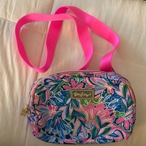 Lilly Pulitzer GWP zipper bag with Crossbody or waist strap with bonus bracelets